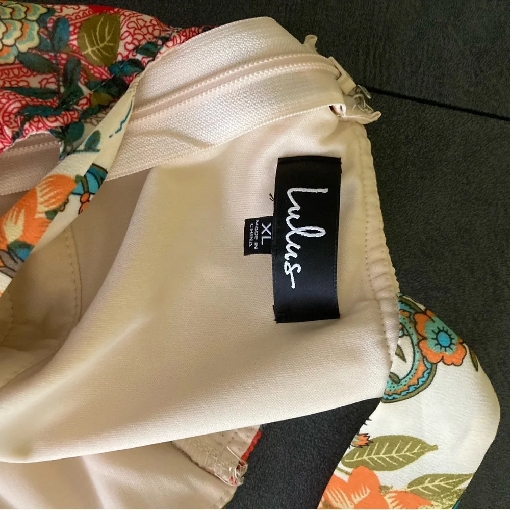 Lulu's Cream Floral Maxi Dress with Red, Orange & Green Accents - Picture 4 of 9